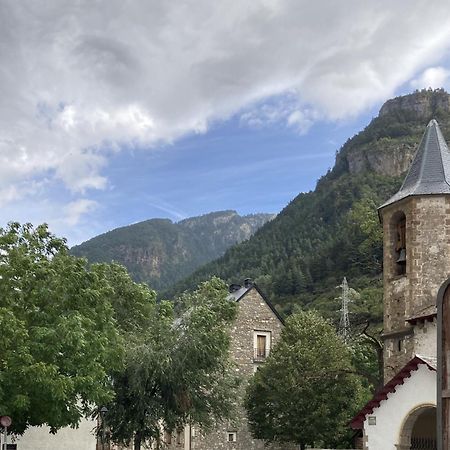 Precioso Atico Acogedor En Canfranc Buitenkant foto